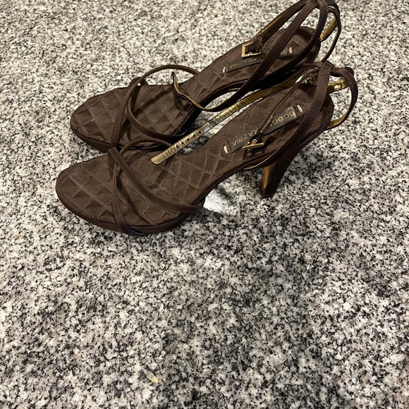 Bronze high heels strapped sandals - Picture 2 of 4